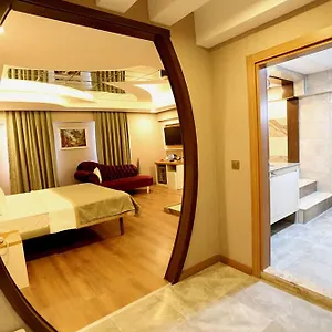 Life Corner 4*, Izmir Turkey